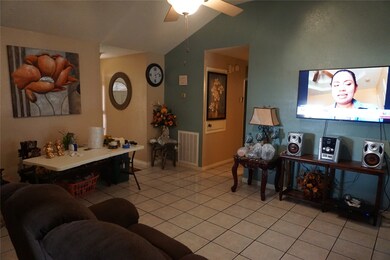 3362 Creek Grove Dr, Houston, TX 77066 - photo 3