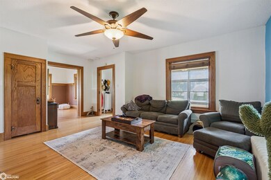 909 Elm St, Grinnell, IA 50112 - photo 6