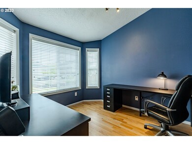 1065 N 1st St, Creswell, OR 97426 - photo 7