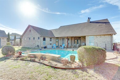 1305 Bentwater Pkwy, Granbury, TX 76049 - photo 4