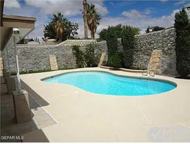 10835 Vista Lomas Dr, El Paso, TX 79935 - photo 2