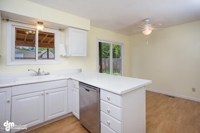 2621 Fatemeh Circle Anchorage-large-008-