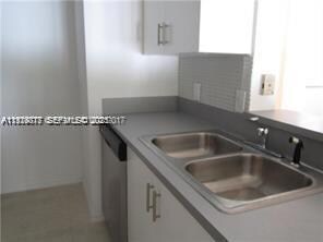 2442 Centergate Dr unit 205, Miramar, FL 33025 - photo 4