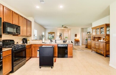 2182 Ann St, Alvin, TX 77511 - photo 5