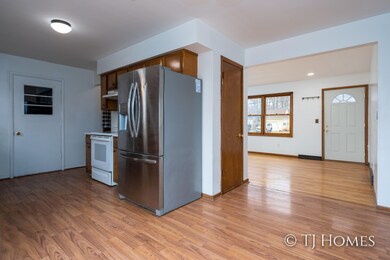 4466 Marshall Ave SE-17