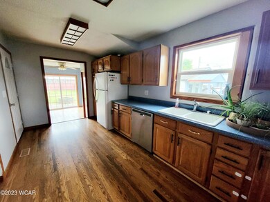 201 Elm St, Waynesfield, OH 45896 - photo 3