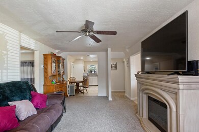 1114 NW B St, Grants Pass, OR 97526 - photo 7