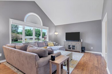 701 N Robin Ct, Griffith, IN 46319 - photo 3