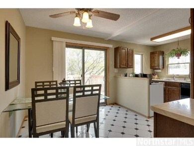 8835 Emerson Ave S, Bloomington, MN 55420 - photo 5