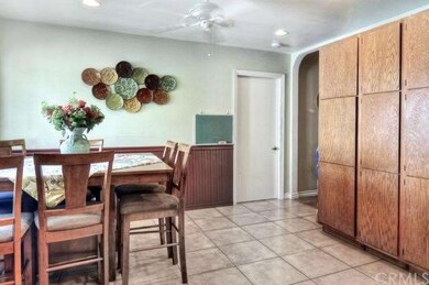 Dining niche in kitchen area