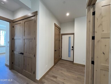 entryway / laundry