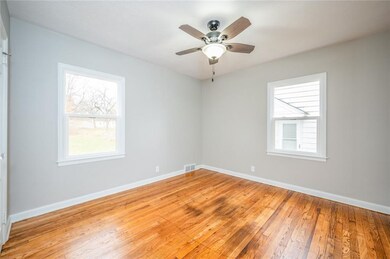 2421 51st St, Des Moines, IA 50310 - photo 5