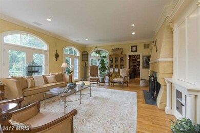 8617 Country Club Dr, Bethesda, MD 20817 - photo 4