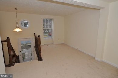 1622 Fieldthorn Dr, Reston, VA 20194 - photo 6