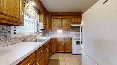 8 Harrison St, Lawrence, MA 01843 - photo 3