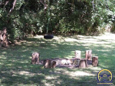 7635 SW 10th Ave, Topeka, KS 66615 - photo 7