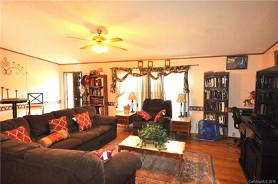 189 Bolton Ct, Hendersonville, NC 28792 - photo 2