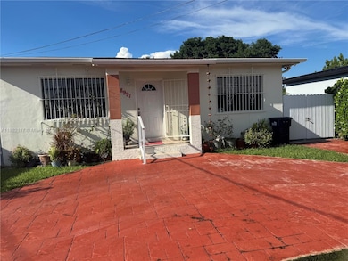 8991 SW 38th St, Miami, FL 33165 - photo 2