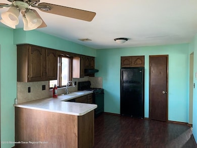 35 Monmouth Ave, North Middletown, NJ 07748 - photo 6