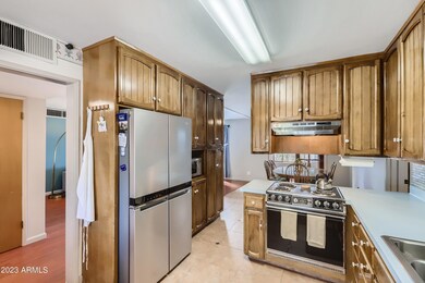 15 Kitchen