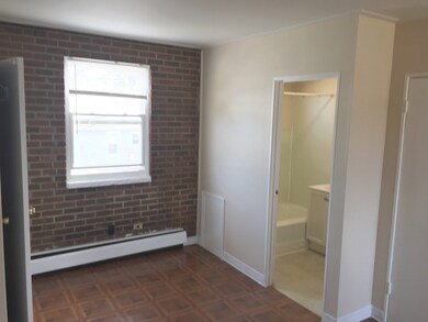 661 Yeoman St unit U4, Waukegan, IL 60085 - photo 3