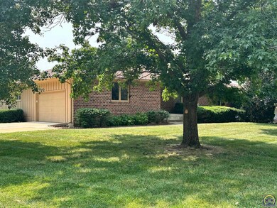 3301 SW Dukeries Rd, Topeka, KS 66614 - photo 3