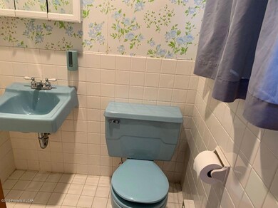 308 Cardinal Dr, Kingston, PA 18704 - photo 7