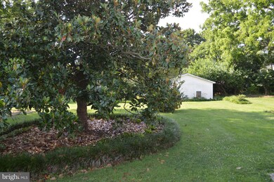 111 N High St, Edinburg, VA 22824 - photo 6