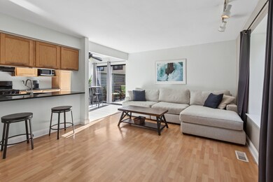 unlisted-address, Darien, IL 60561 - photo 3