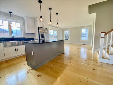 90 Randall St, Cranston, RI 02920 - photo 5