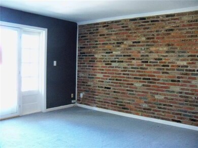 1070 Chatham Park Dr unit C, Pittsburgh, PA 15216 - photo 5