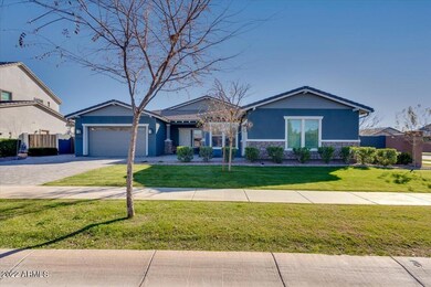 02-2Front of home