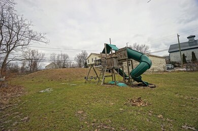 135 Hampstead Rd, Derry, NH 03038 - photo 5