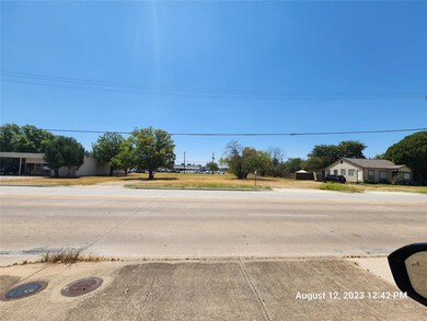 813 Dalworth St, Grand Prairie, TX 75050 - photo 2