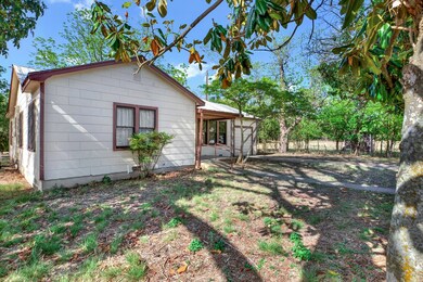 67 Texas Yucca St, Fredericksburg, TX 78624 - photo 2