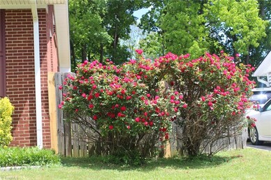 2317 Emerywood Rd, Greensboro, NC 27403 - photo 3