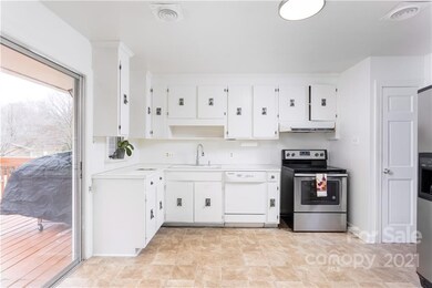 706 Springdale Rd, Statesville, NC 28677 - photo 6