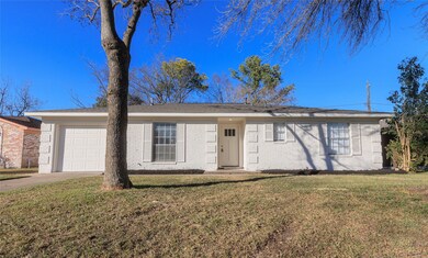 1106 Twin Falls Rd, Houston, TX 77088 - photo 2