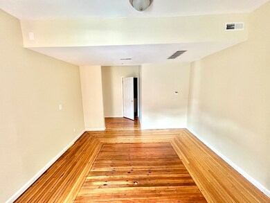 135 W Main St unit 3F, Waterbury, CT 06702 - photo 2