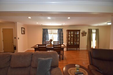 240 Farmbrook Cir, Frankfort, KY 40601 - photo 5