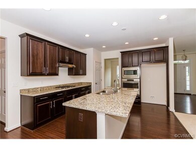 Eat-in Kitchen