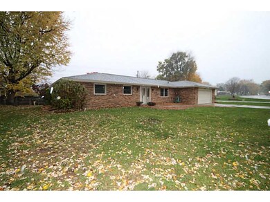 4525 Chapel Dr, Columbus, IN 47203 - photo 3
