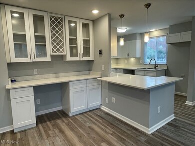 16100 Van Aken Blvd unit 207, Cleveland, OH 44120 - photo 6