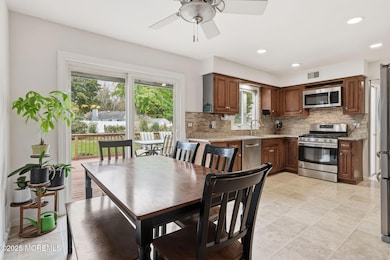 8 Fowler Ct, Red Bank, NJ 07701 - photo 7