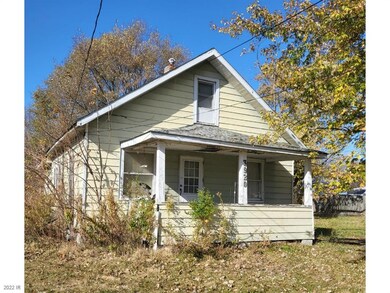 3920 E 32nd St, Des Moines, IA 50317 - photo 2