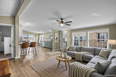 29224 Hidden River Dr, Gibraltar, MI 48173 - photo 5