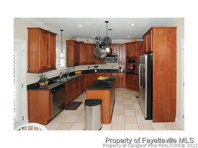 420 Kingsford Rd, Fayetteville, NC 28314 - photo 6