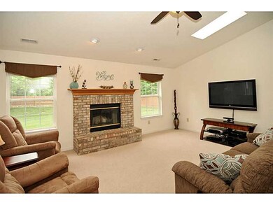 12733 Glengary Dr, Fishers, IN 46038 - photo 7
