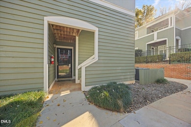 1101 Parkridge Ln unit 107, Raleigh, NC 27605 - photo 3