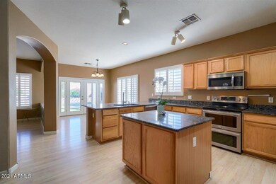 08-Kitchen